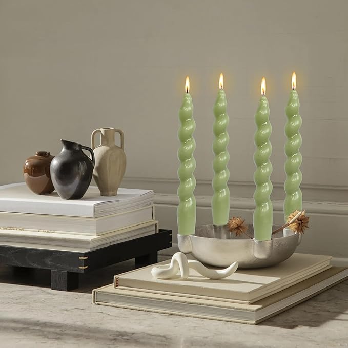Christmas Short Candles Hunter-Green Twisted Spiral Candles 7.5 Inch Unscented Candlesticks Smokeless Handmade Taper Candle 4 PCS for Dinner Decoration Holiday Gifts