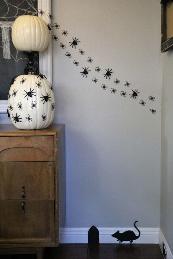 70 Pcs Halloween Spider Decorations Indoor, 4 Sizes 3D Plastic Spider Stickers Halloween Party Supplies Decorations for Home Wall Stickers Decor - Indoor Outdoor Room Window Décor
