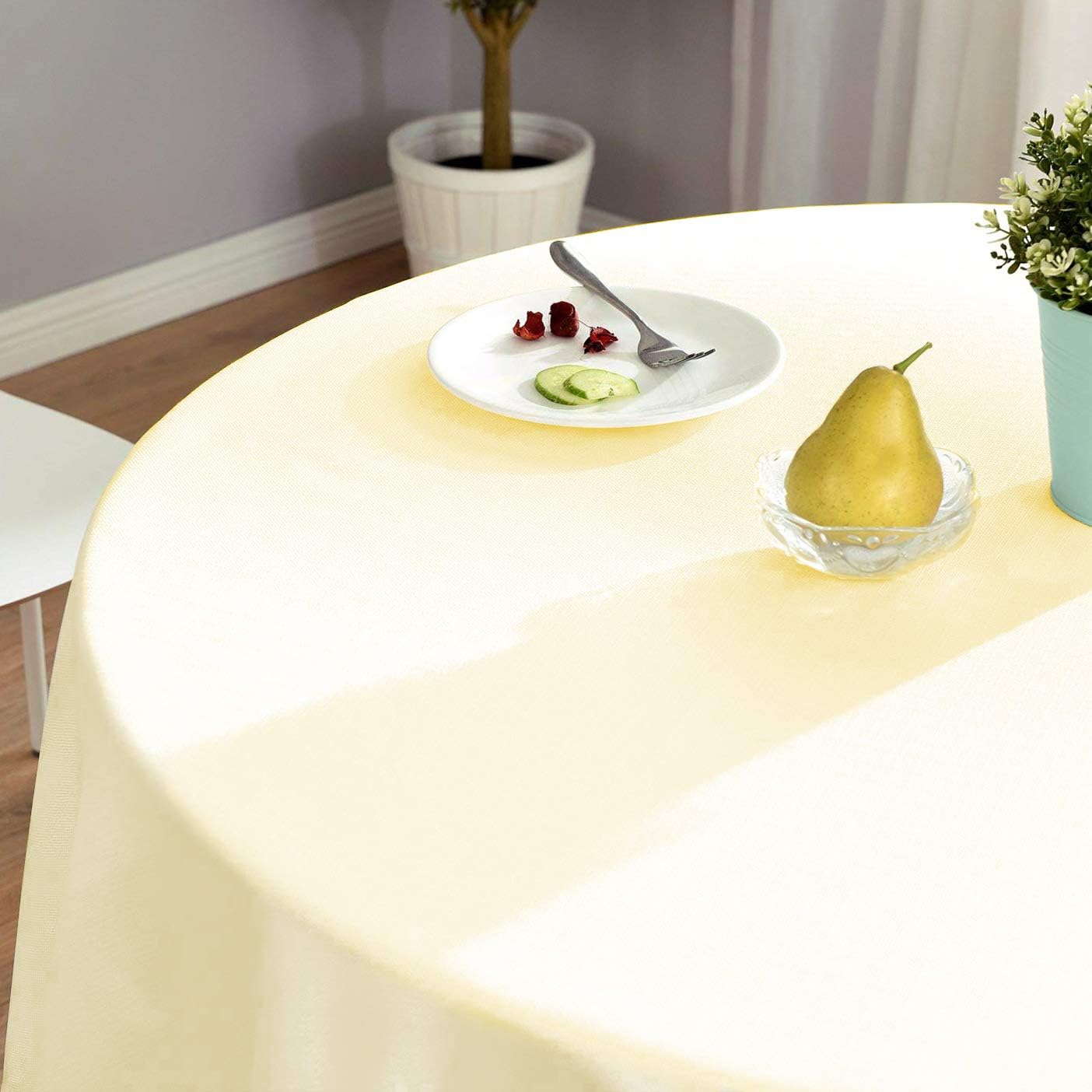 Surmente Ivory Tablecloth for Round Tables, 120-inch Round Table Cloths for Weddings, Banquets, or Restaurants