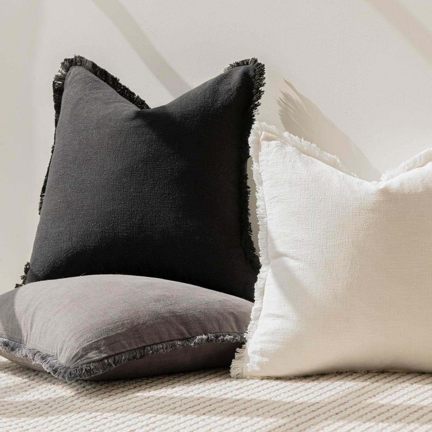 Foindtower Set of 2 Decorative Linen Fringe Throw Pillow Covers Cozy Boho Farmhouse Cushion Cover with Tassels Soft Accent Pillowcase for Couch Chair Sofa Bed Living Room Home Decor,18×18 Inch,Black