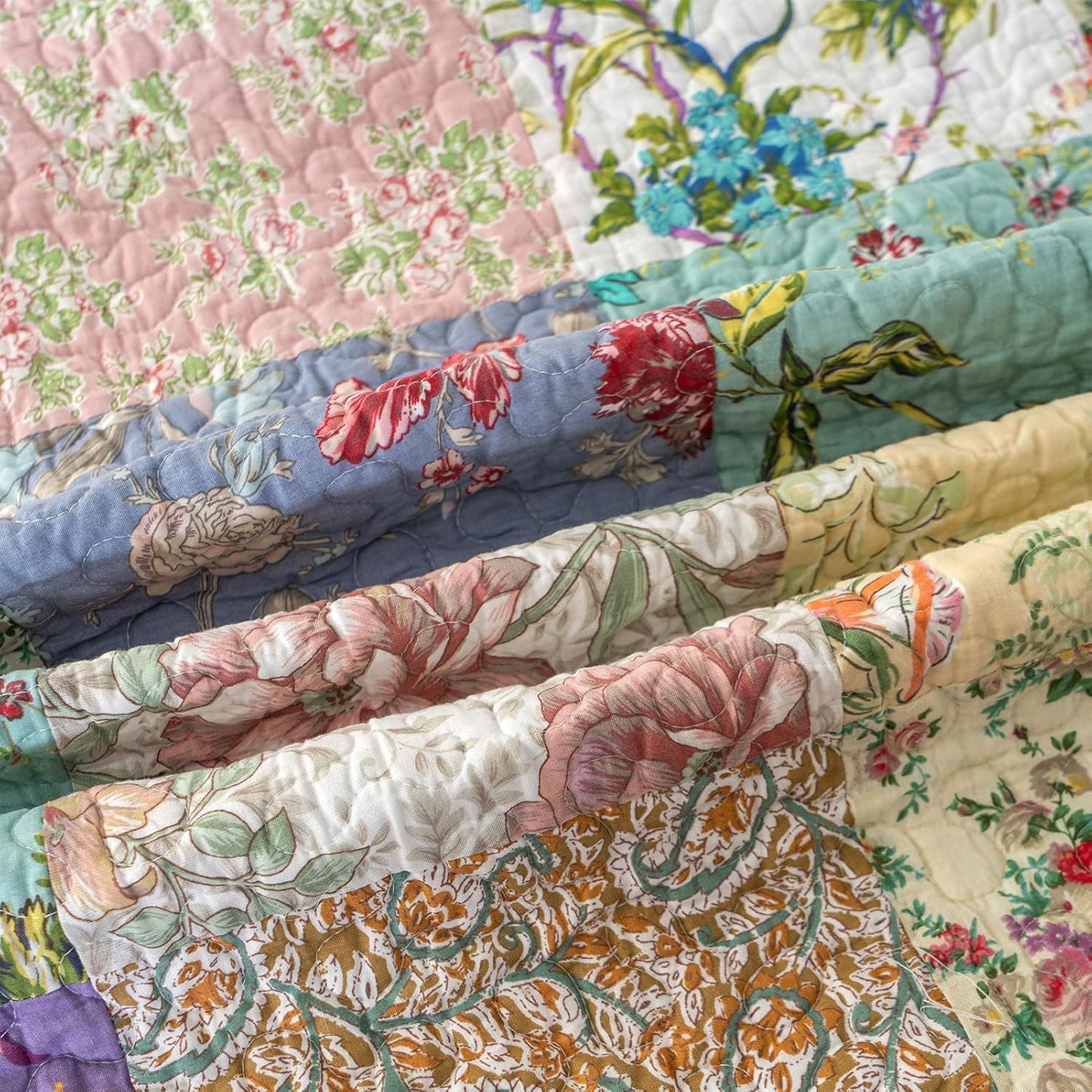 YAYIDAY Oversized Queen Quilt Set Patchwork Bedspread (110x118 Inch) - 100% Cotton Reversible Breathable Floral Quilted Coverlet with Pillow Shams Fit All Season