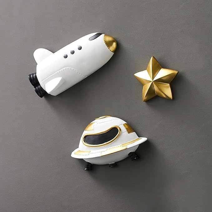 FJS 3Pcs Rocket Spaceship Outer Space Wall Decor, Cute Wall Sculptures for Boys Room Decor, Astronaut Galaxy Nursery Decor, 3D Outer Space Theme Bedroom Wall Decor for Kids Room