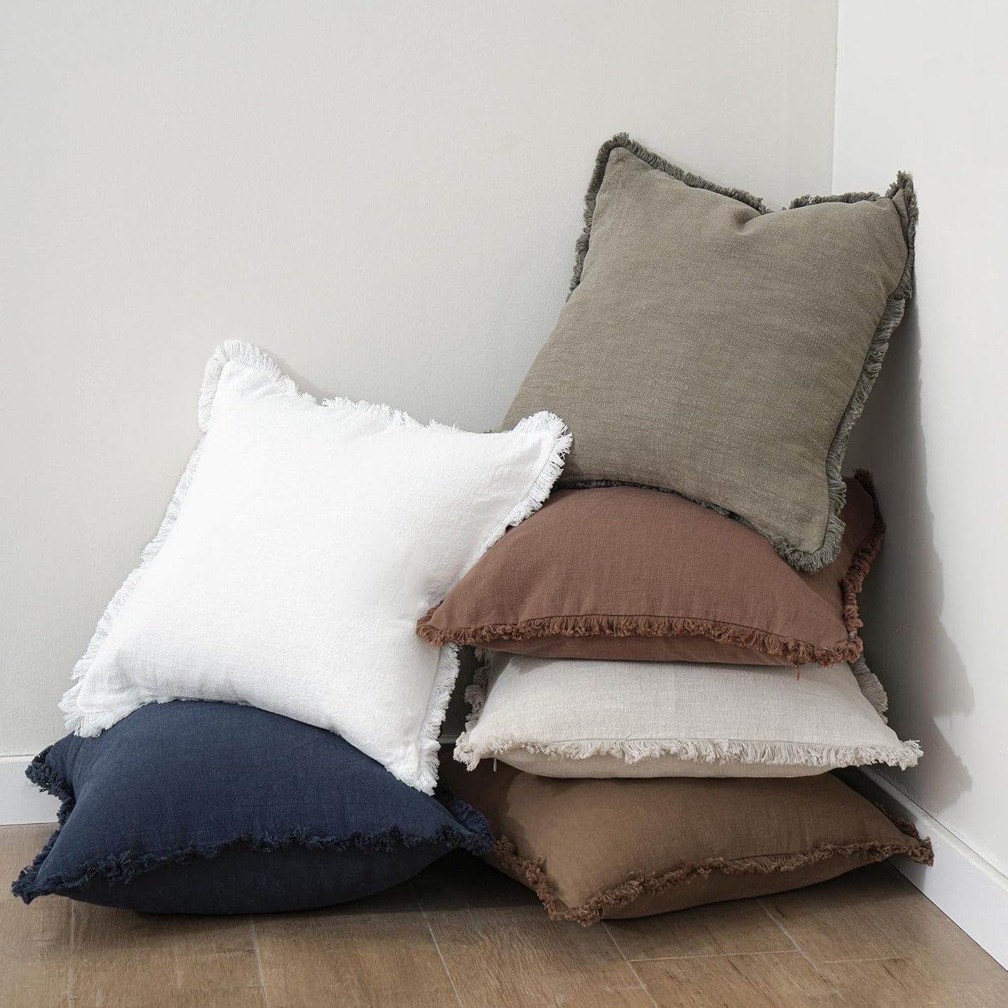 Foindtower Set of 2 Decorative Linen Fringe Throw Pillow Covers Cozy Boho Farmhouse Cushion Cover with Tassels Soft Accent Pillowcase for Couch Sofa Bed Living Room Home Decor,18×18 Inch,White
