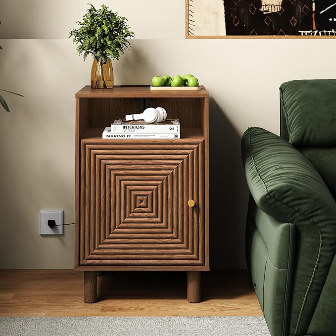 RoyalCraft Nightstand Set of 2, Modern Side Table with Charging Station, Accent End Table with Solid Wood Legs, Bedside Table for Bedroom, Entryway, Brown