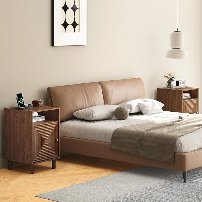 RoyalCraft Nightstand Set of 2, Modern Side Table with Charging Station, Accent End Table with Solid Wood Legs, Bedside Table for Bedroom, Entryway, Brown