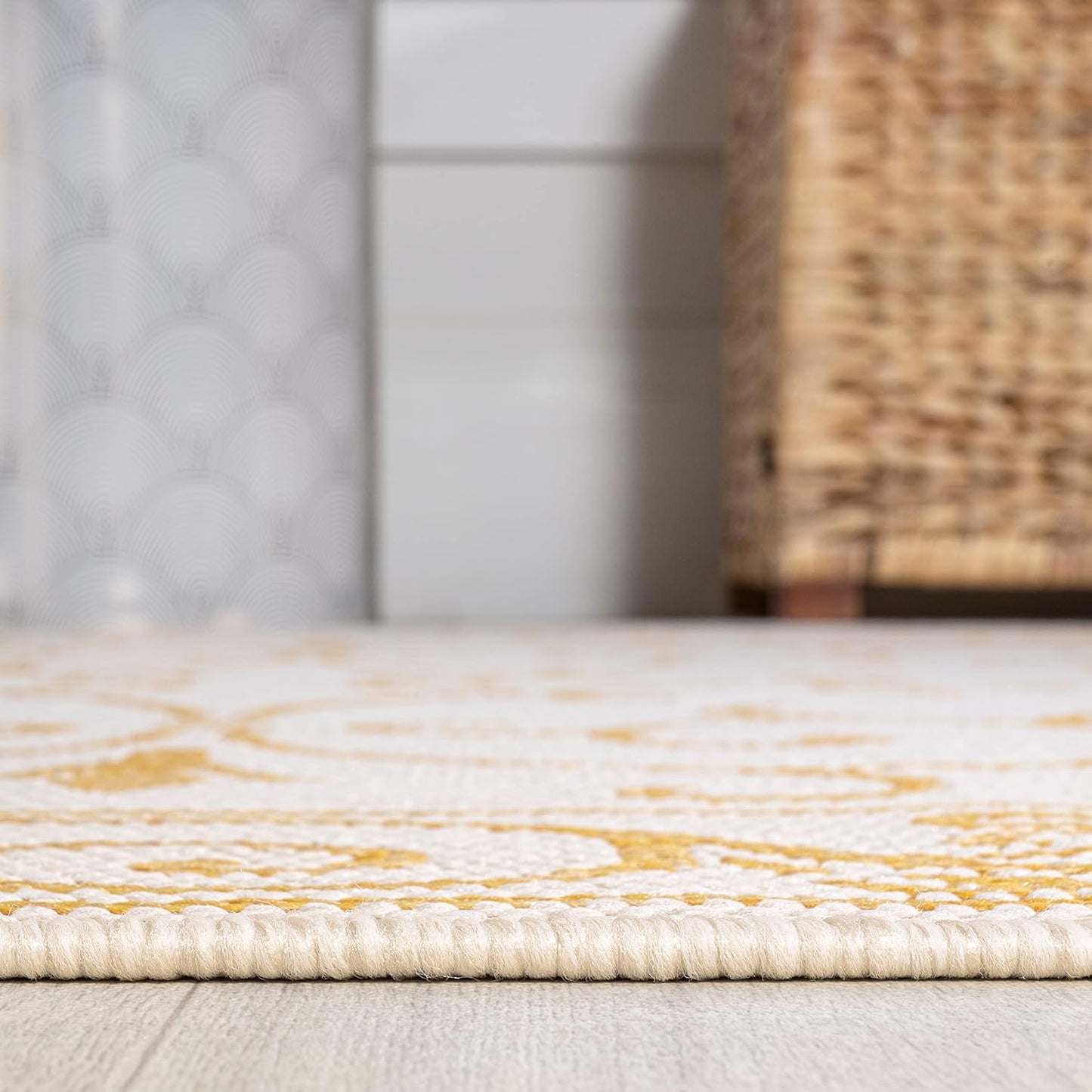 JONATHAN Y Vintage Filigree Indoor Outdoor Round Area Rug 5 Ft Cream/Yellow, Charleston Textured Weave for Backyard, Patio, Porch, Easy-Cleaning, High Traffic, Pet-Friendly, Non-Shedding (SMB106M-5R)