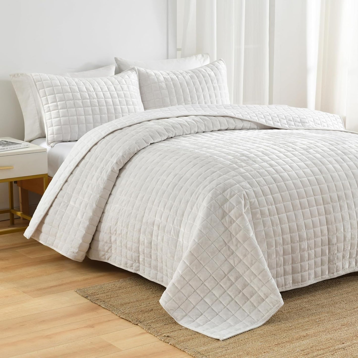 Secgo Queen Comforter Set for Bed - Velvet Quilts Queen Size, Black Bedspreads (90 * 98 Inch) with 2 Pillow Shams, Patchwork Reversible Lightweight Bedding