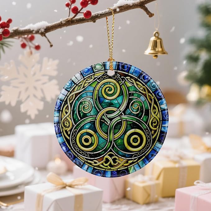 Celtic Triskelion Ornament – Christmas Ornament, Christmas Tree Decoration & Perfect Holiday Decoration | Irish Gift, Housewarming Gift, Gifts for Women, Gifts for Celtic Culture Lovers