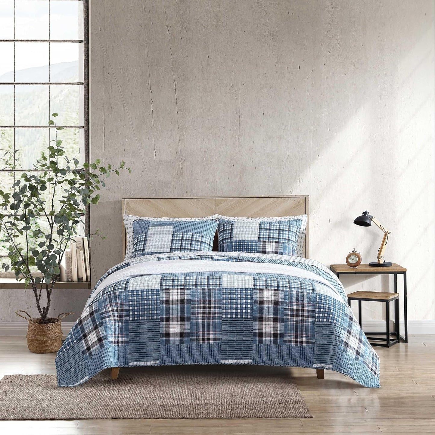 Eddie Bauer - King Quilt Set, Reversible Cotton Bedding with Matching Shams, Classic Floral Home Decor with Plaid Reverse (Flower Field Green, King)