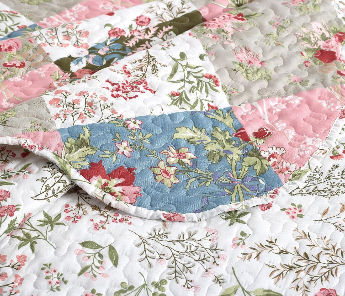 Brilliant Sunshine Peach and Olive Flowers Patchwork, 3-Piece Quilt Set with 2 Shams, Reversible Bedspread, Soft Lightweight Coverlet, All-Season, Full/Queen, Peach Olive