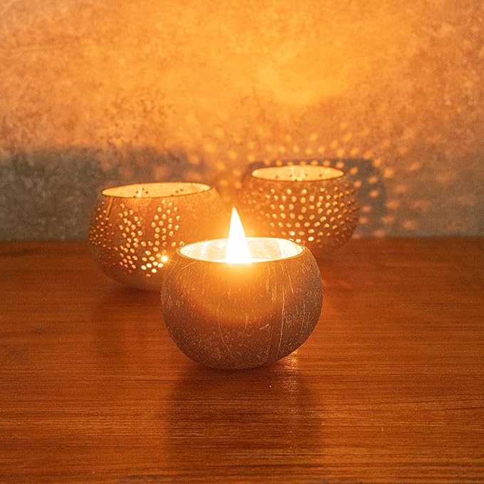 Restaurantware-Coco Casa 3.9 x 2.8 Inch Coconut Shell Candle, 1 Hand Poured Coconut Bowl Candle - Sandalwood Fragrance, Double Wax Blend, Soy Wax Scented, Wooden Wick