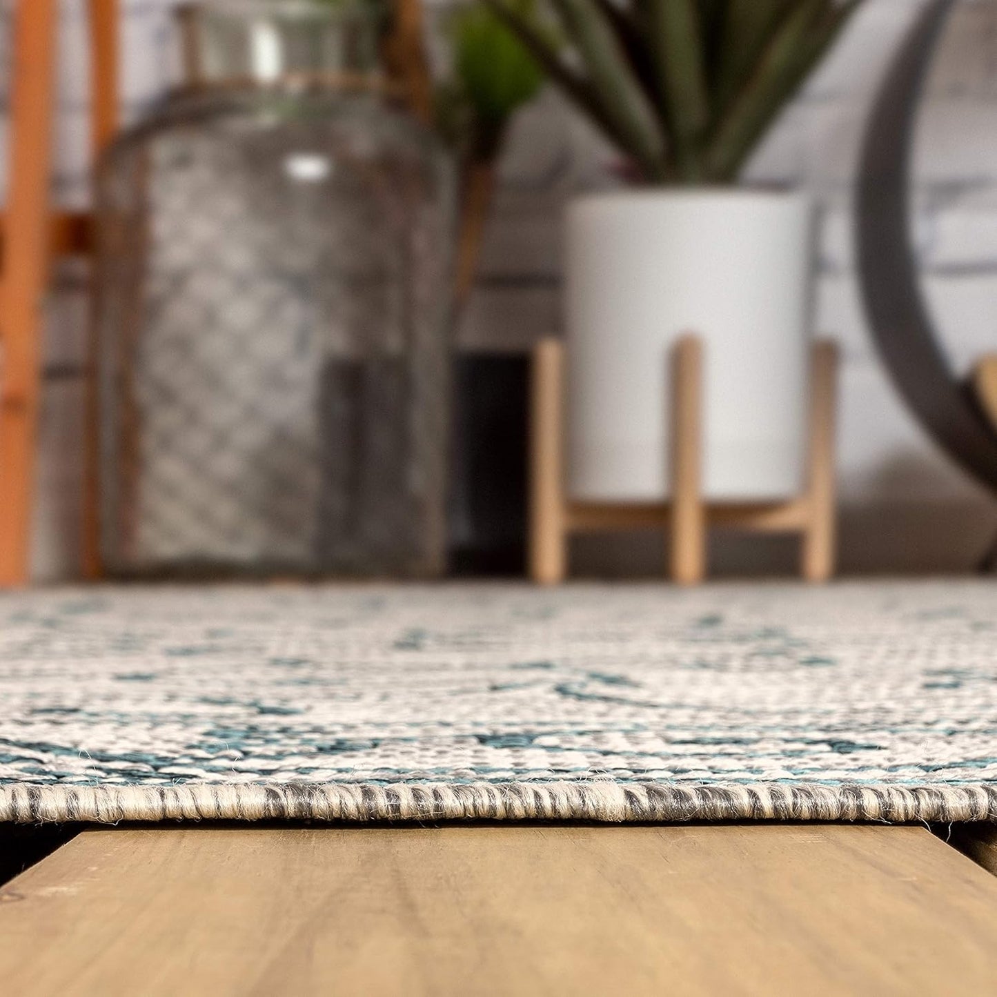 JONATHAN Y Vintage Filigree Indoor Outdoor Round Area Rug 8 Ft Gray/Teal, Charleston Textured Weave for Backyard, Patio, Porch, Easy-Cleaning, High Traffic, Pet-Friendly, Non-Shedding (SMB106E-8R)